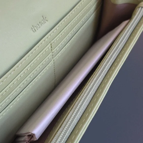 THE SAK NWT Fernwood Key Lime Large Leather Wallet - Picture 11 of 14